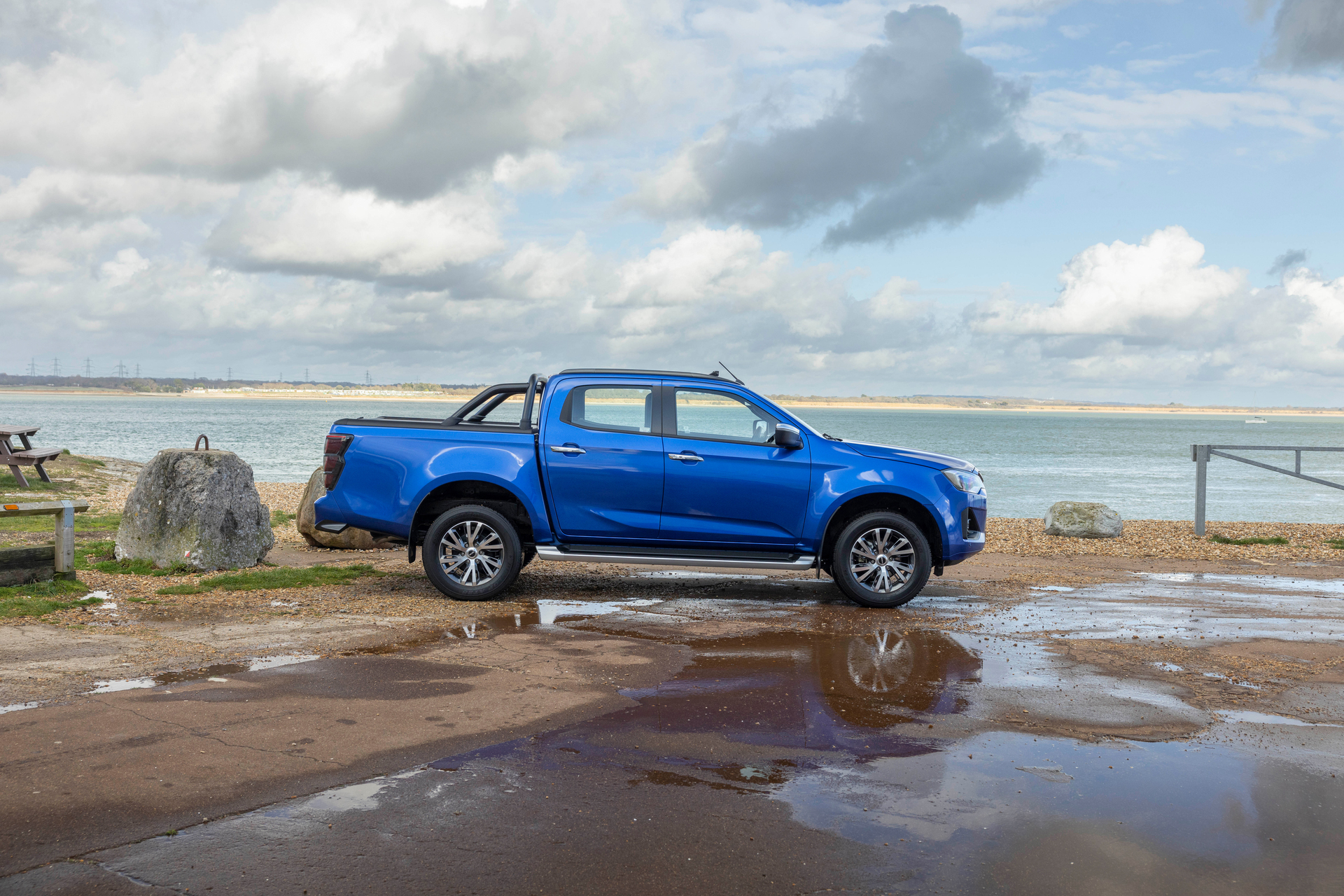 Isuzu D-Max DL40 - Features